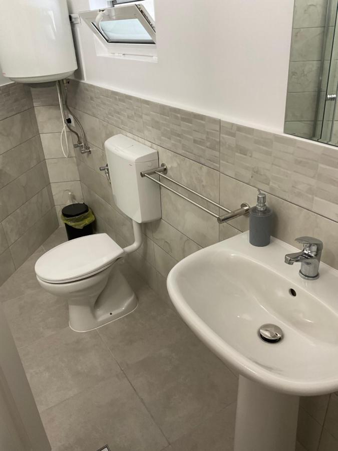 Complex Pria Lejlighed Două Mai Eksteriør billede