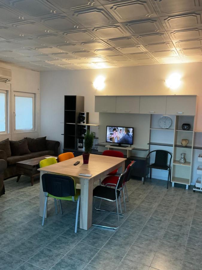 Complex Pria Lejlighed Două Mai Eksteriør billede